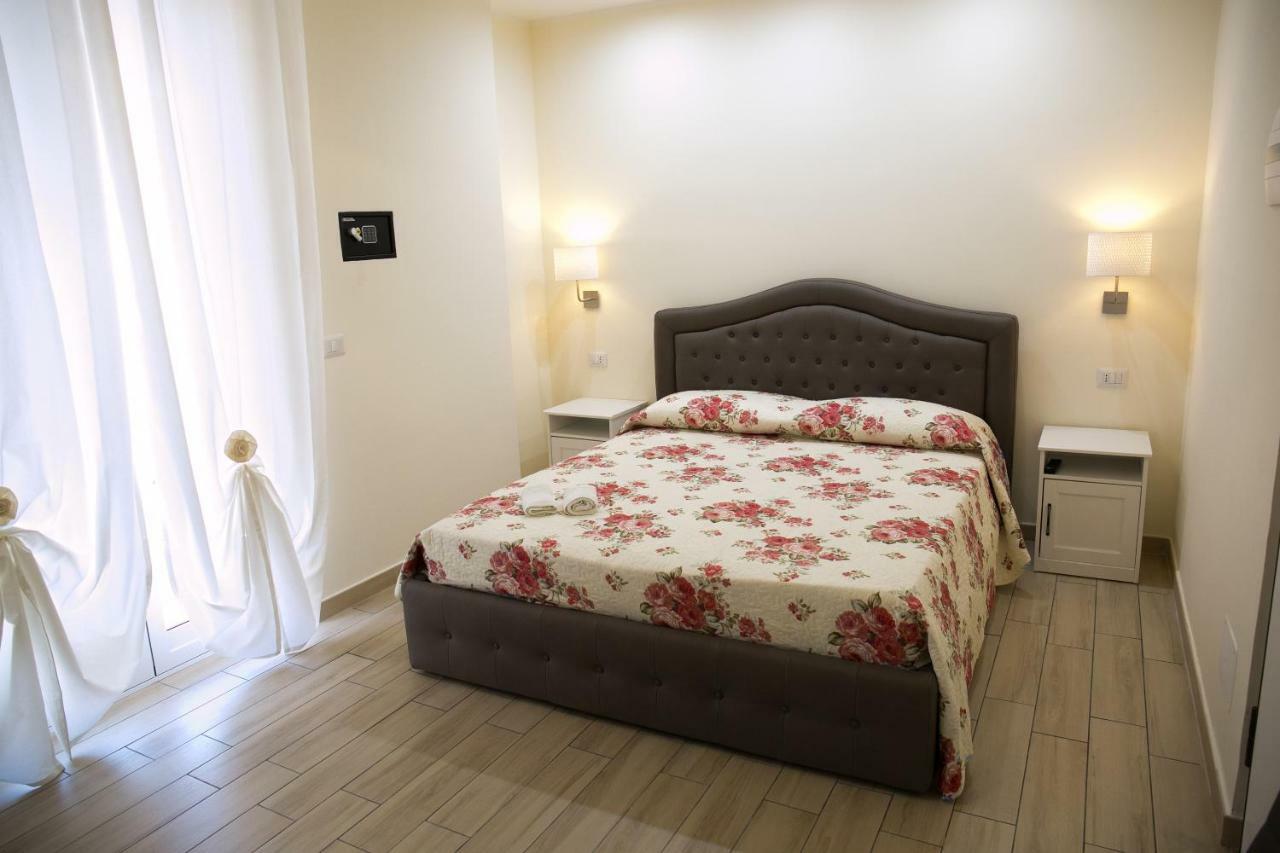 Ludovica Home Giardini Naxos Exterior foto
